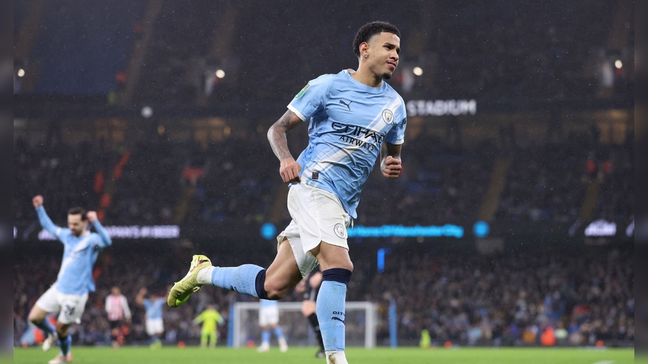 Dikaitkan Dengan Tottenham, Winger Man City Absen Latihan