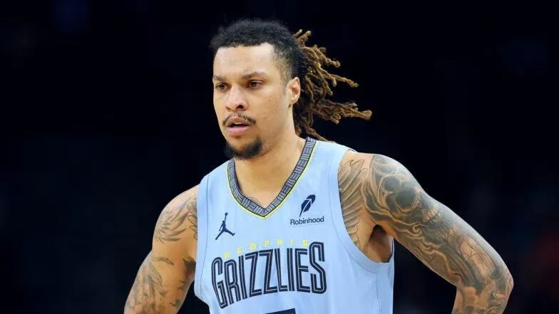 Grizzlies Hentikan Pembayaran Gaji Brandon Clarke - sumber: (mainbasket)