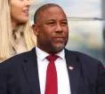 John Barnes Ramalkan Liverpool Ungguli Manchester United di Lima Besar Premier League 2026/27