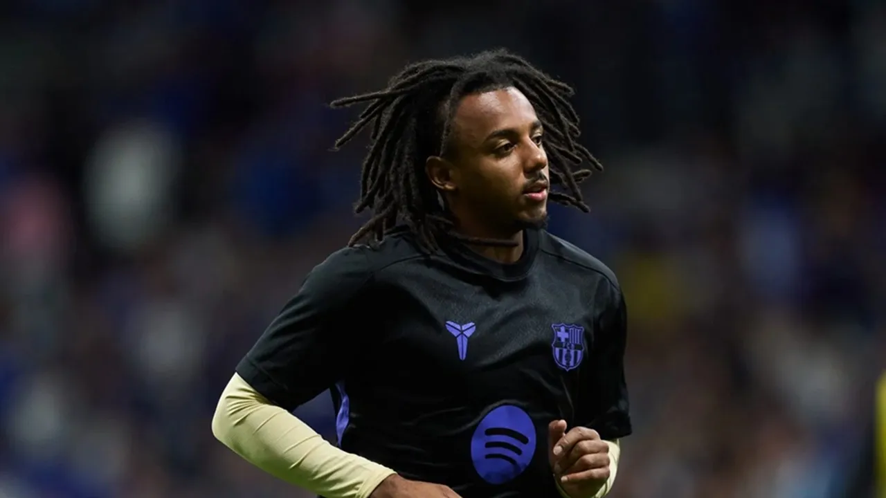 Jules Kounde Mulai Tidak Aman Posisinya di Barcelona