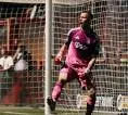 Maarten Paes Jadi Starter Bawa Ajax Lolos ke Play-off Conference League