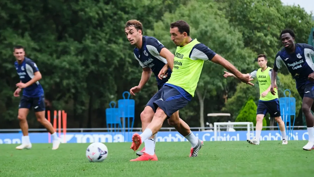 Mikel Oyarzabal Tak Butuh Ikut Pramusim Bersama Sociedad