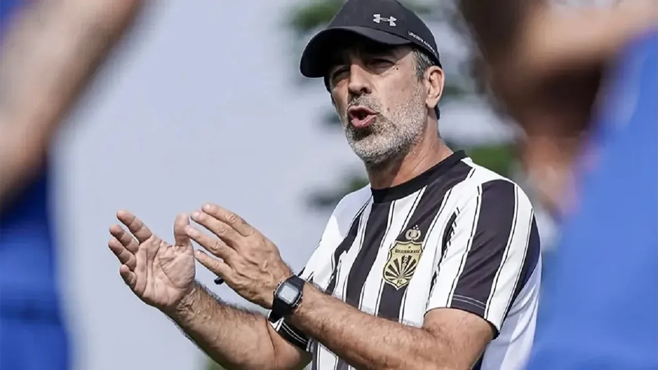 Oscar Bruzon Tanamkan Filosofi Gaya Bermain Baru Di Tim Bhayangkara FC