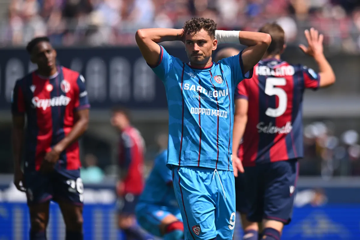 Perselisihan Cagliari Memanas, Esposito Perpanjang Absen 25 Hari - sumber: (footballitalia)