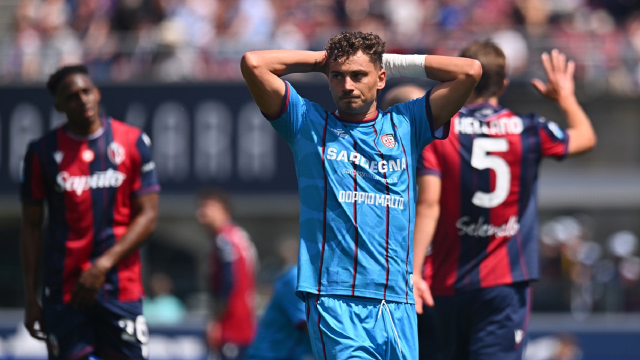 Sebastiano Esposito Kembali Absen di Cagliari, Kirim Surat Sakit 15 Hari