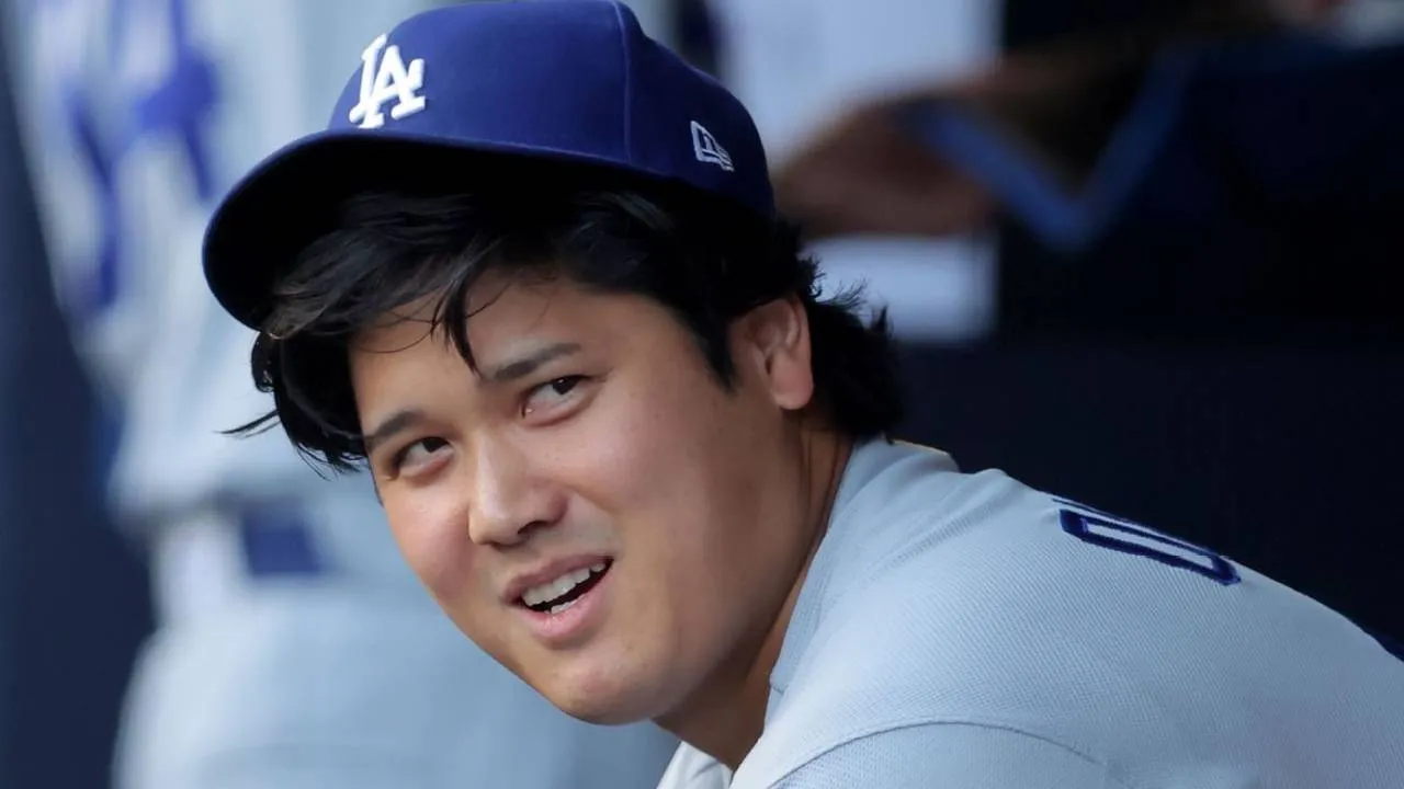 Shohei Ohtani kemungkinan besar tetap bertahan meski klausul “key man” dalam kontraknya sebenarnya memungkinkan dia mengakhiri kesepakatan. (Foto: AP)