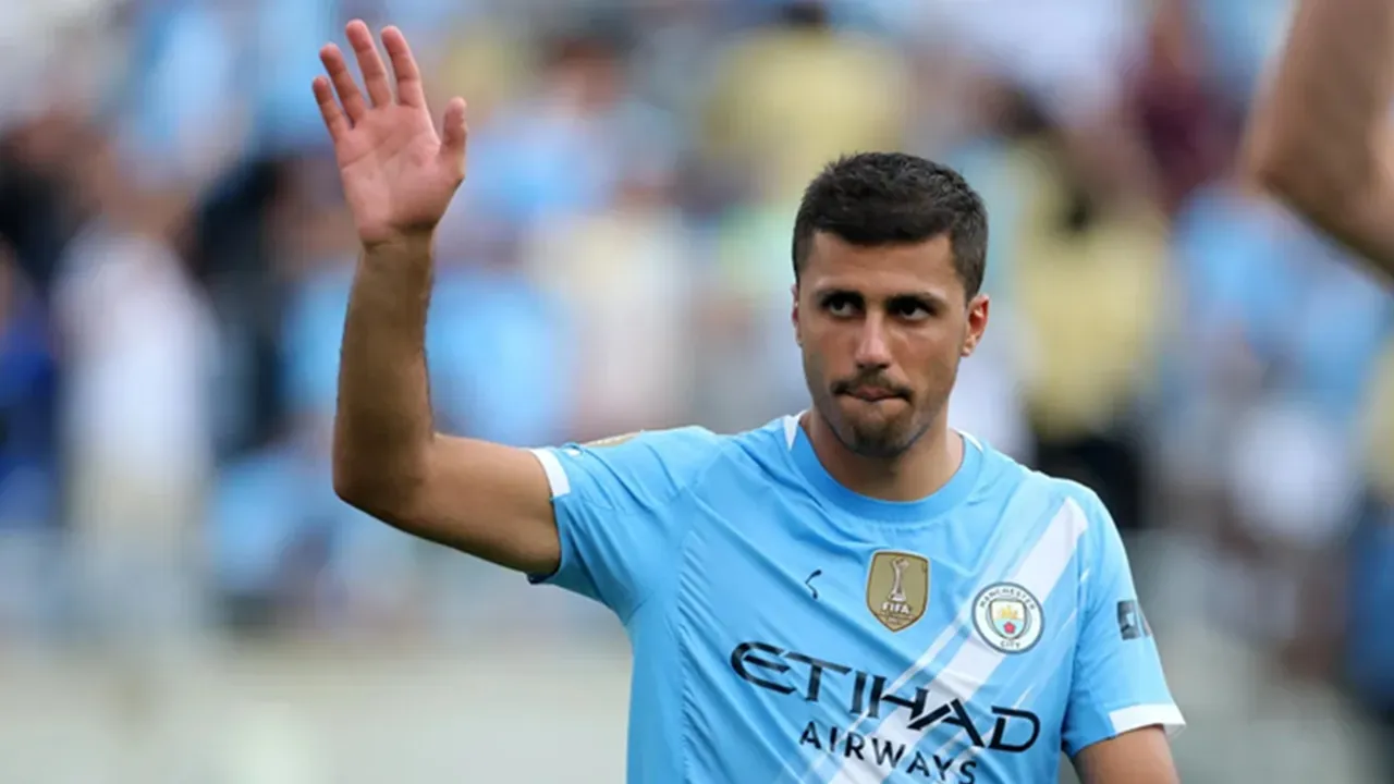 Barcelona Bertekad Menyelesaikan Transfer Rodri dan Julian Alvarez