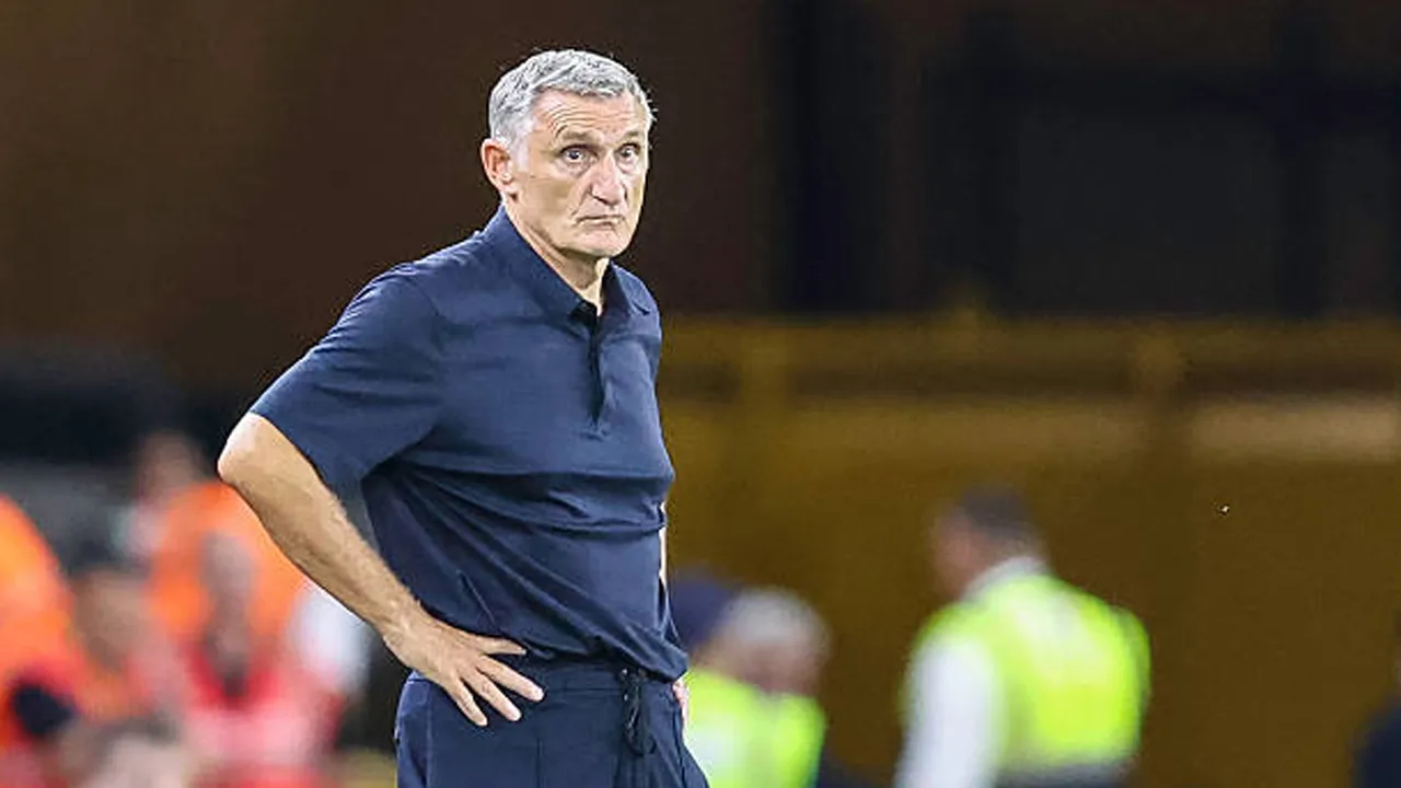 Blackburn Gagal Menang, Tony Mowbray Soroti Penalti Wolves