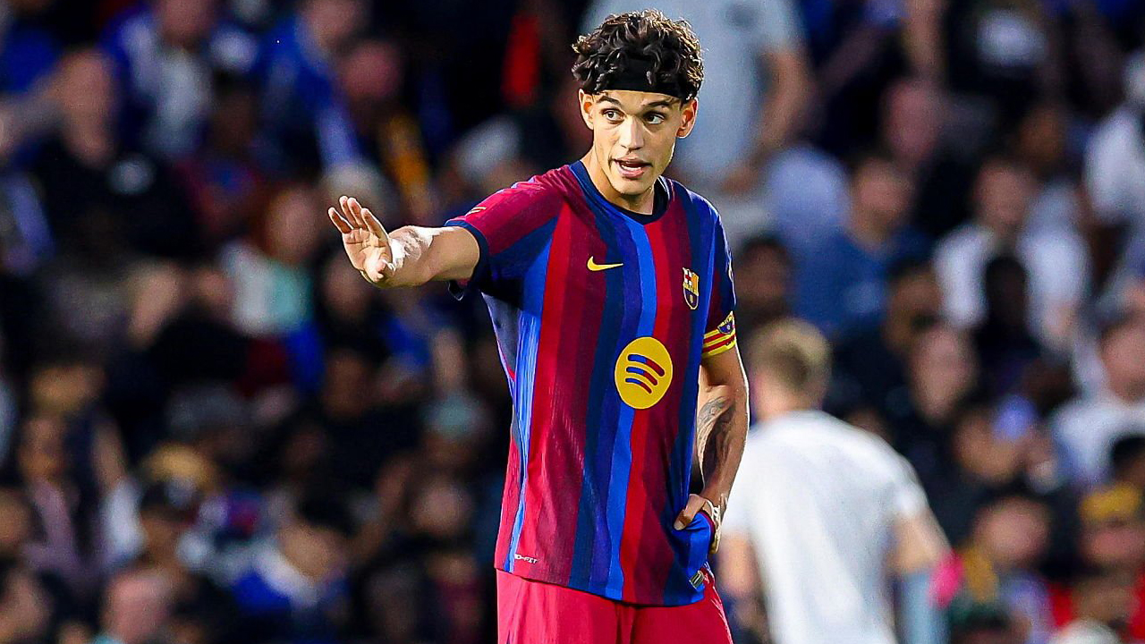 Borussia Dortmund Makin Serius Kejar Hector Fort dari Barcelona