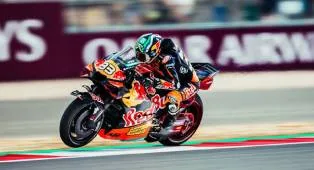 Brad Binder Disebut Jadi Korban Ban Michelin, Sama Seperti Valentino Rossi