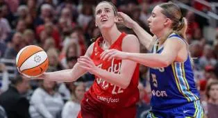 Caitlin Clark Kalahkan Paige Bueckers, Indiana Fever Tekuk Dallas Wings
