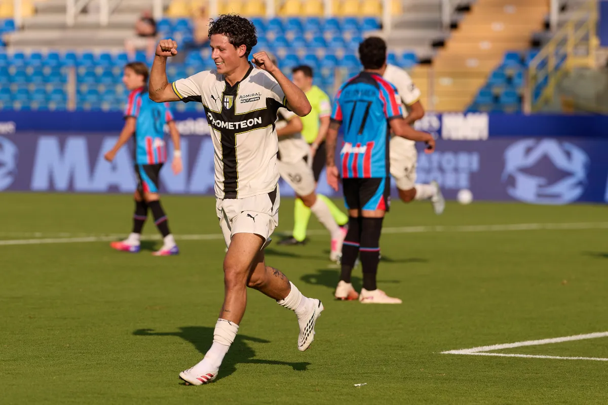 Debut Sempurna Lontani, Cagliari Tundukkan Arezzo di Coppa Italia - sumber: (footballitalia)