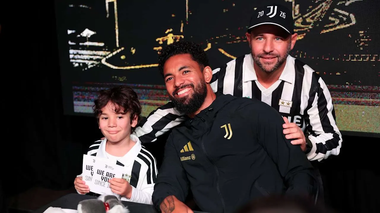 Douglas Luiz Masih Belum Tentu Dipertahankan Juventus
