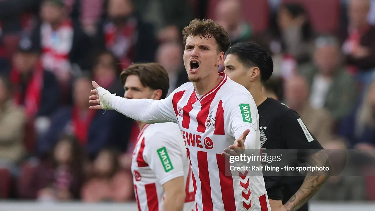 Rav van den Berg jadi incaran Everton dan West Ham musim panas ini