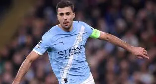 Fokus Datangkan Rodri, Barcelona Tunda Kejar Julian Alvarez