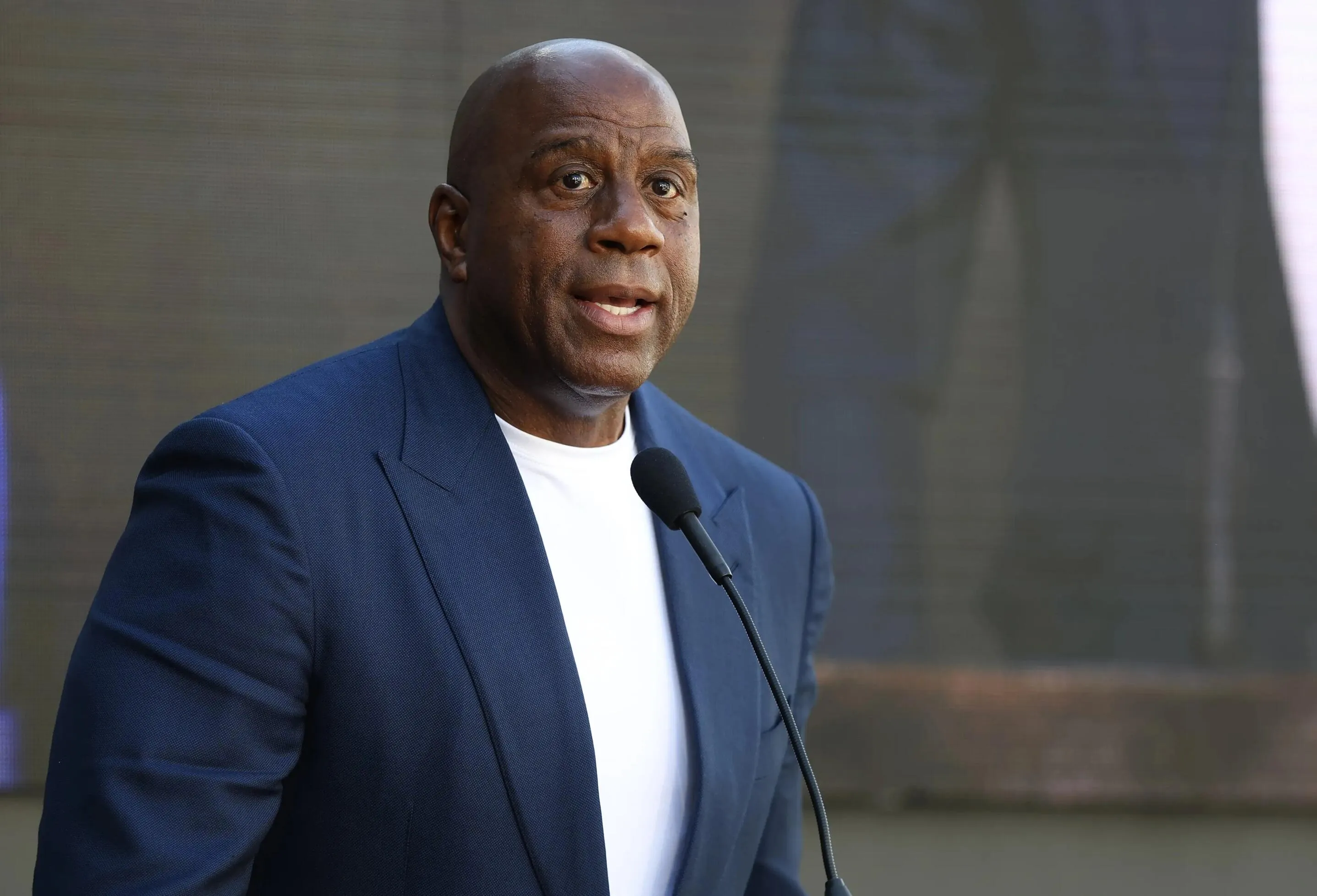 Lakers Berganti Pemilik, Magic Johnson Siap Kembali - sumber: (mainbasket)