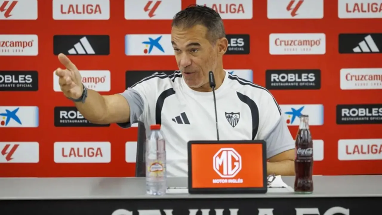 Luis García Plaza Harapkan Sevilla Menambah Kekuatan