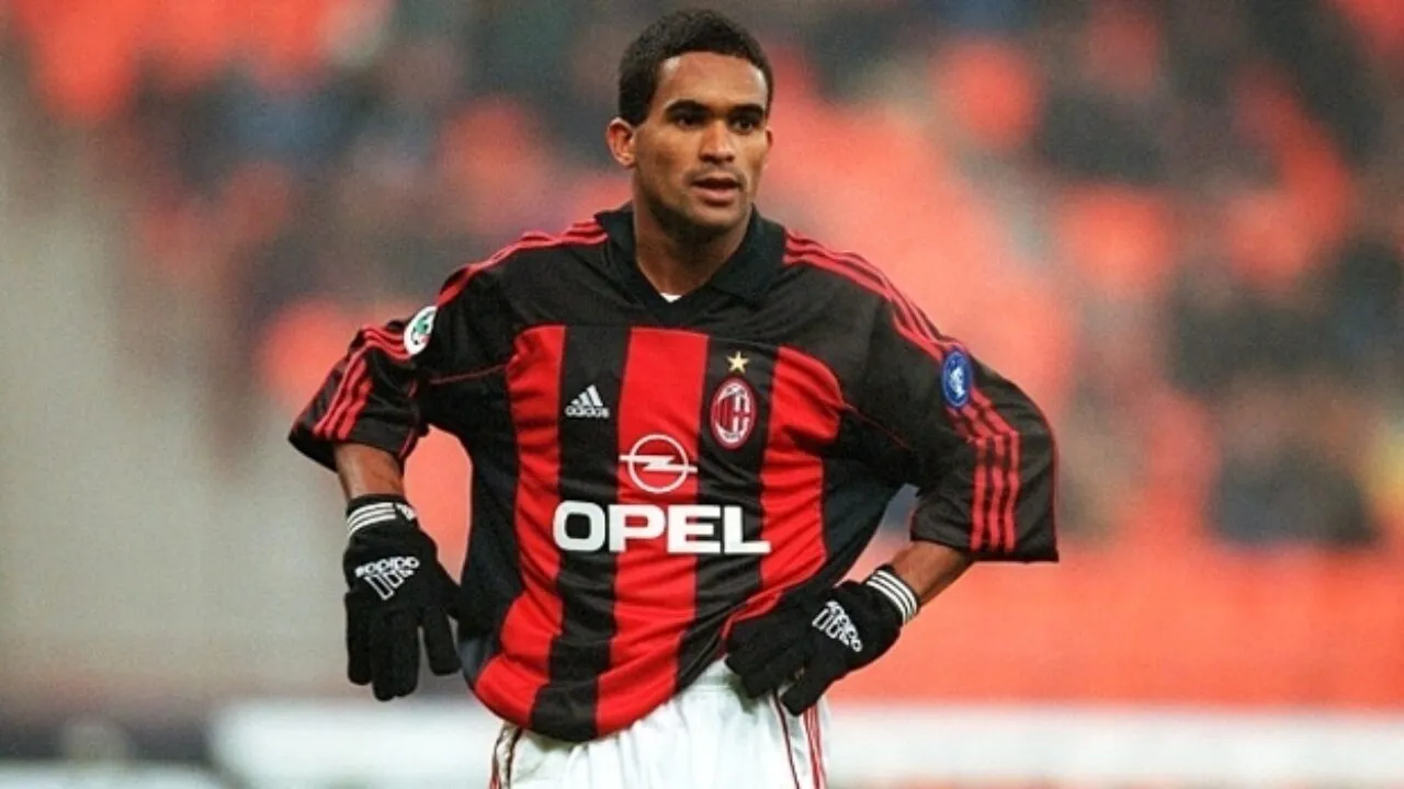 Serginho Yakin AC Milan Berpeluang Scudetto Meski Sedikit Tertinggal