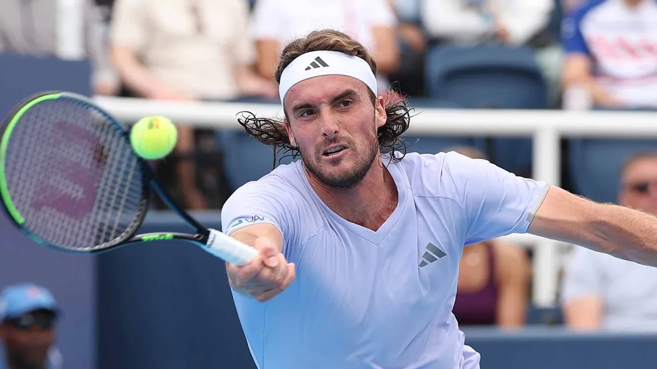 Stefanos Tsitsipas Terhindar Dari Kekalahan Awal Yang Mengecewakan Di Cincinnati