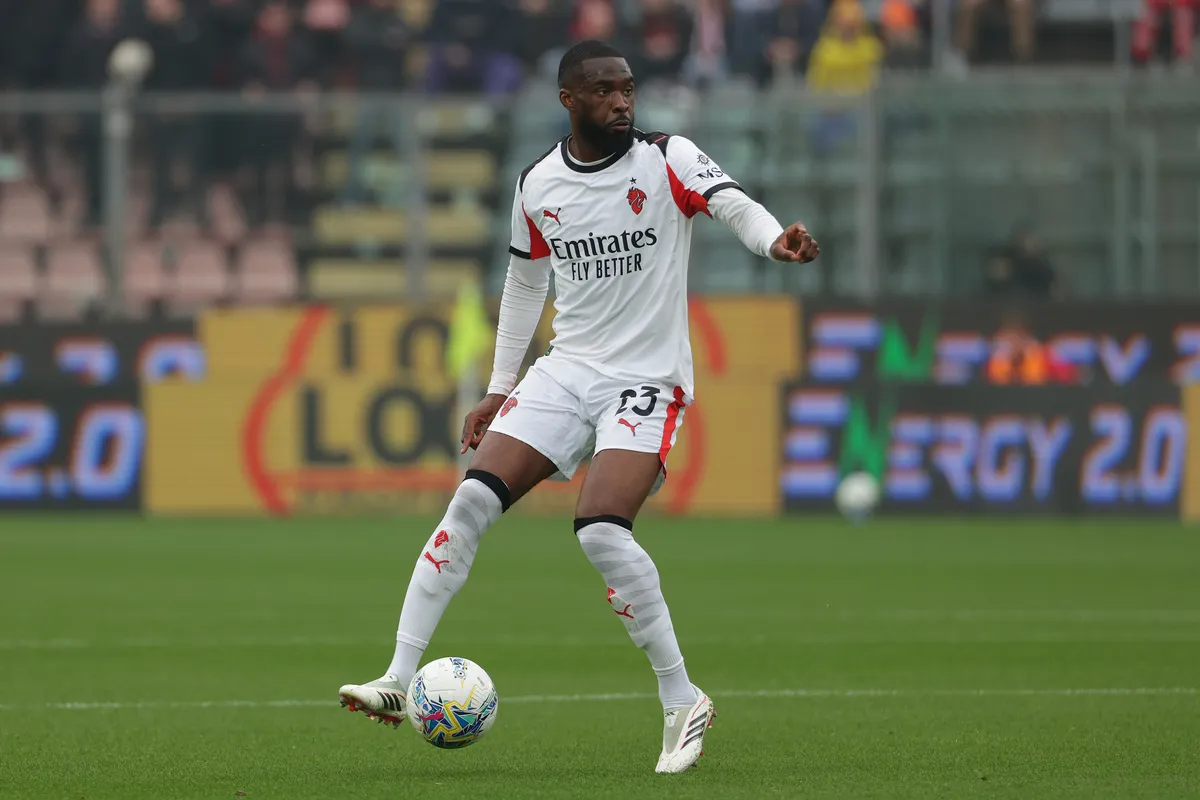 AC Milan dan Lazio Bahas Pertukaran Tomori dengan Nuno Tavares - sumber: (footballitalia)