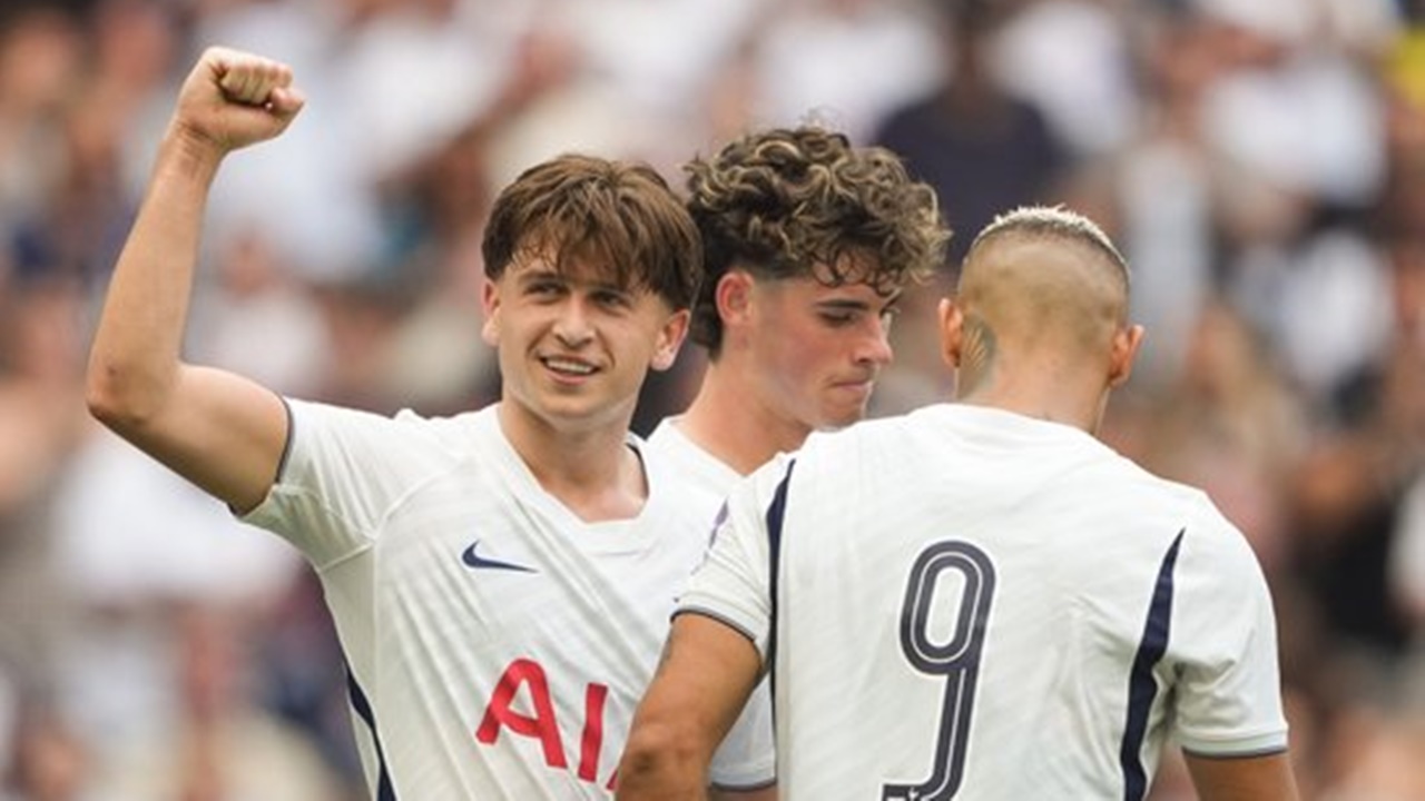 Brace Mikey Moore Bawa Tottenham Menang vs Hoffenheim