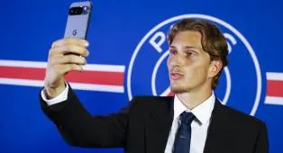 Dibeli Mahal Paris Saint-Germain, Mika Godts Ingin Balas Kepercayaan Klub