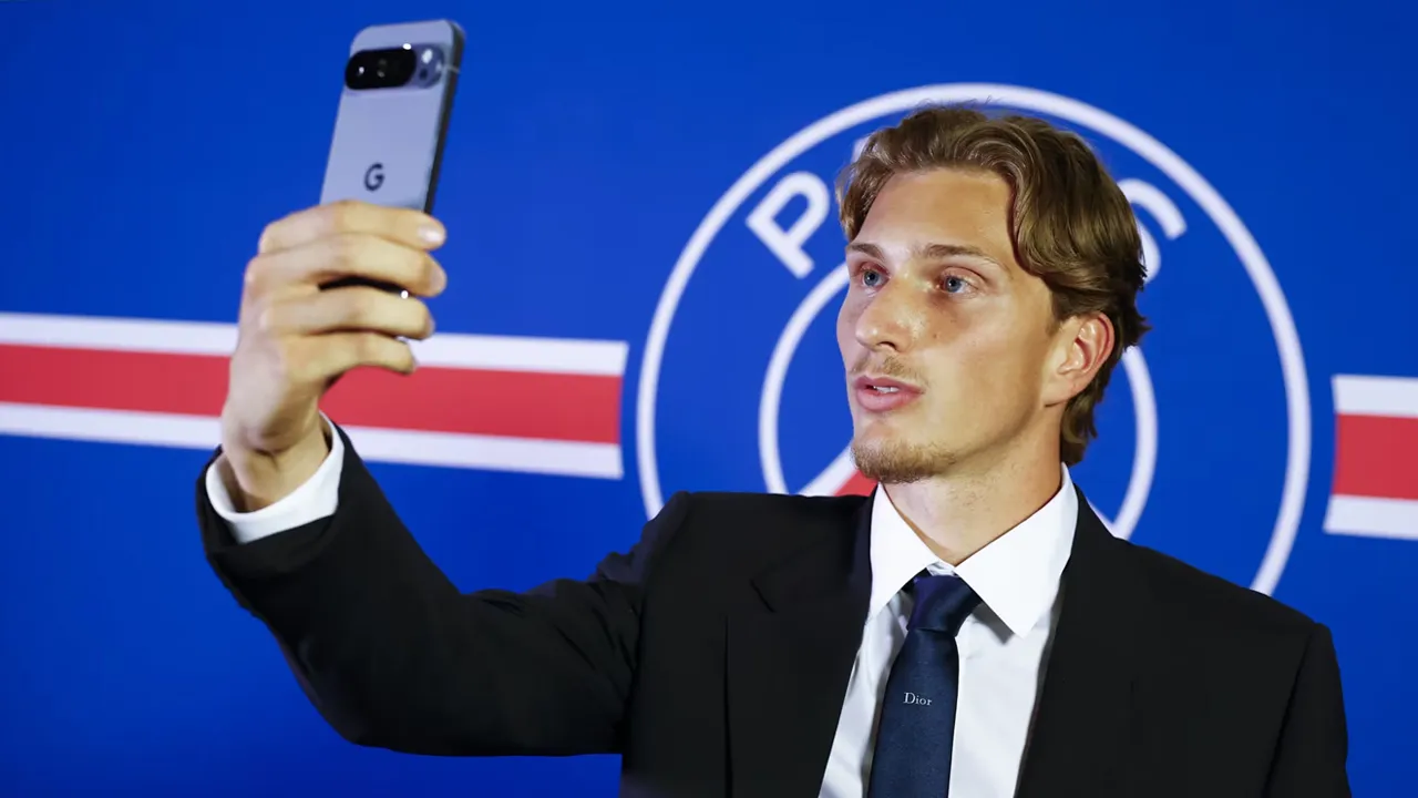 Dibeli Mahal Paris Saint-Germain, Mika Godts Ingin Balas Kepercayaan Klub