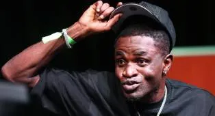Emmanuel Tagoe Kelebihan Berat 10 Pound, Duel Lawan Mercado Batal