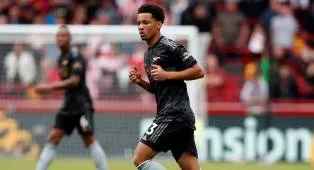 Ethan Nwaneri Masih Diincar Milan, Posisinya di Arsenal Kian Tergeser