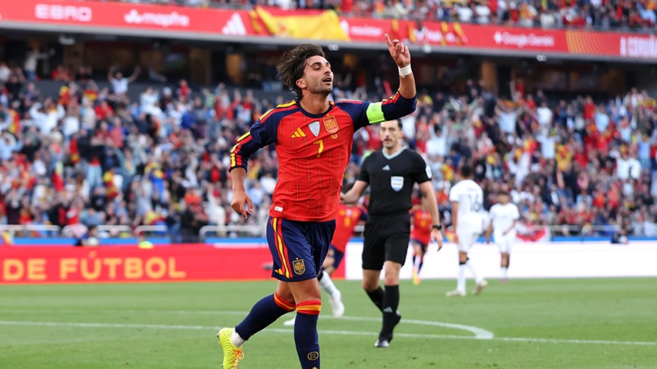 Ferran Torres Berikan Suntikan Finansial Bagi Barcelona