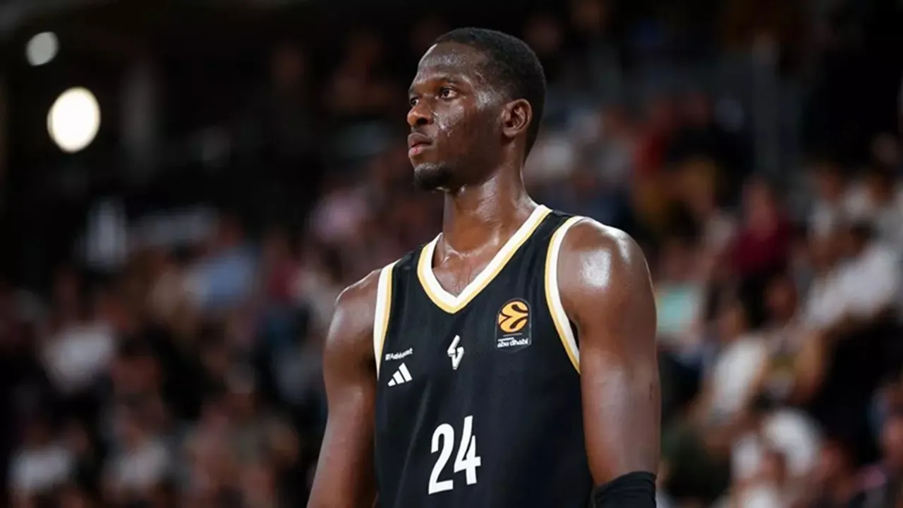 Mbaye Ndiaye Tolak Tawaran Barcelona demi Olympiacos