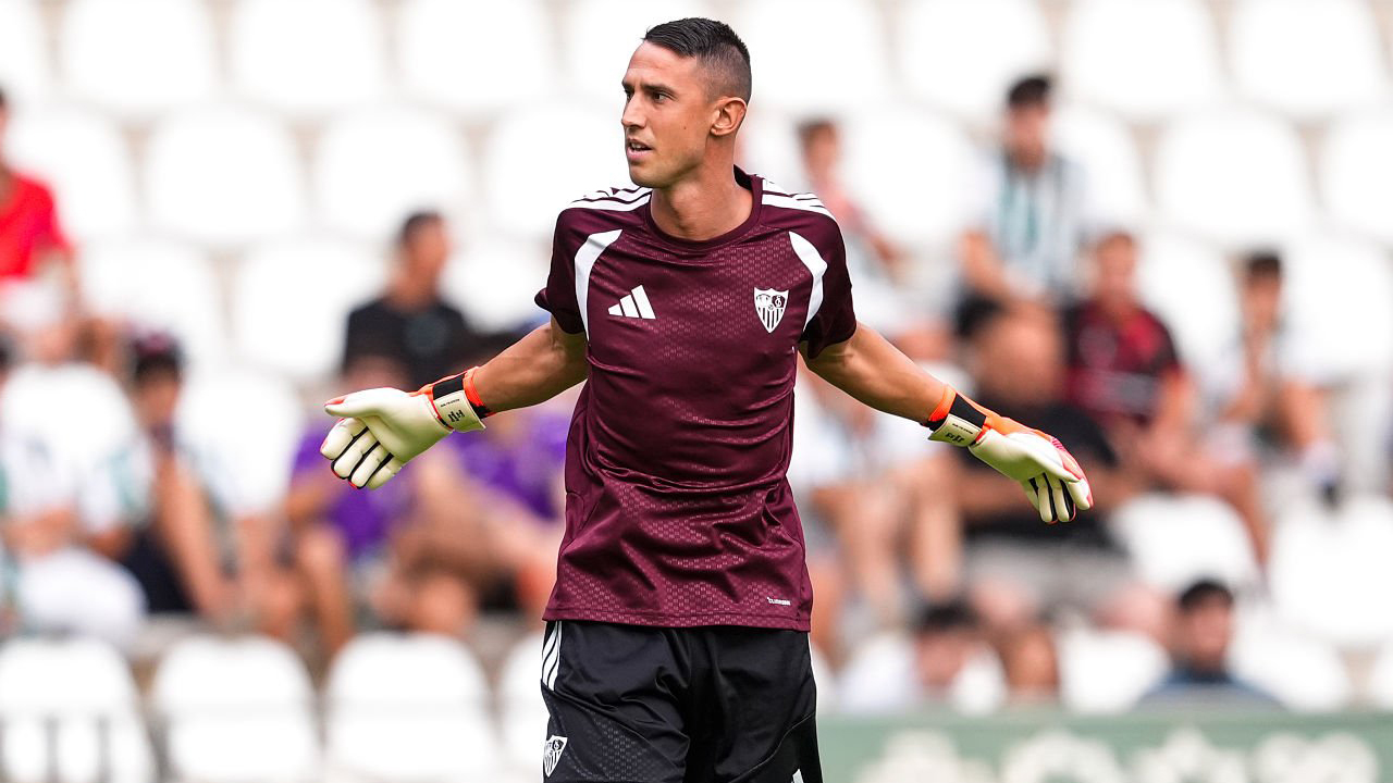 Odysseas Vlachodimos Puas Sevilla Awali La Liga dengan Kemenangan