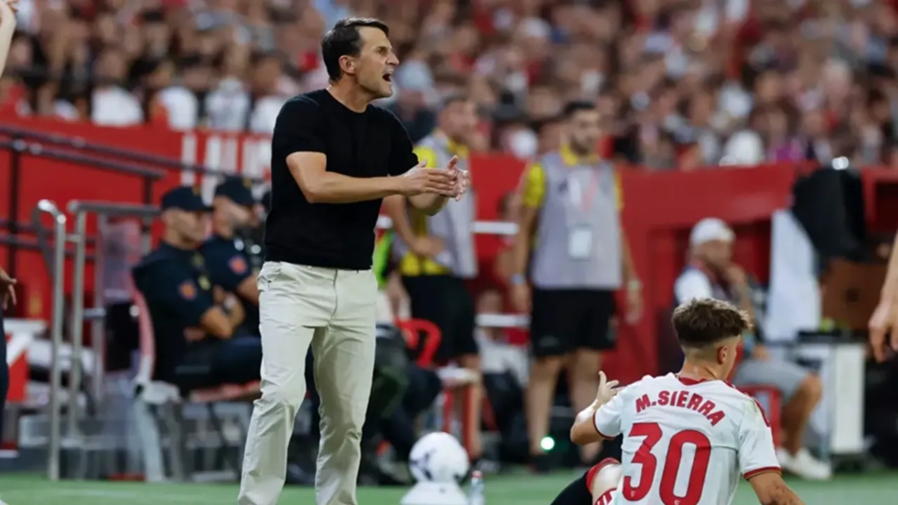 Pelatih Vallecano Protes Penalti untuk Sevilla