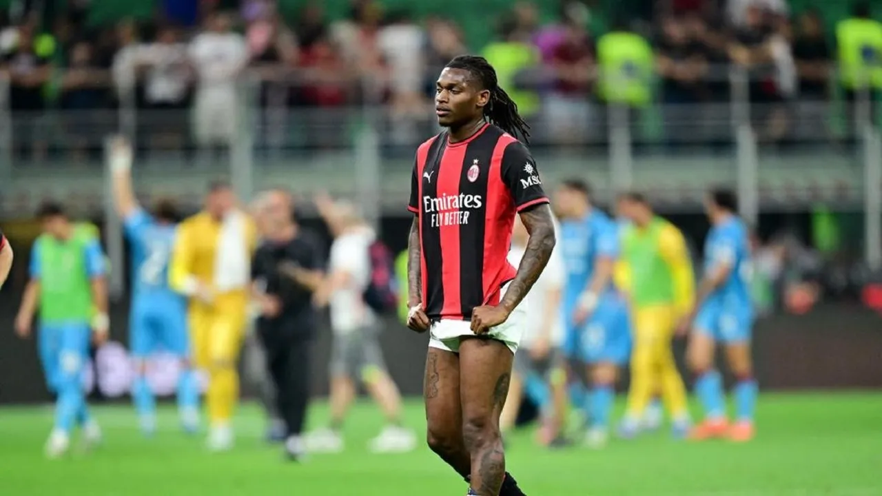 Rafael Leao Masuk Daftar Jual, Milan Turunkan Banderol Jadi 50 Juta Euro