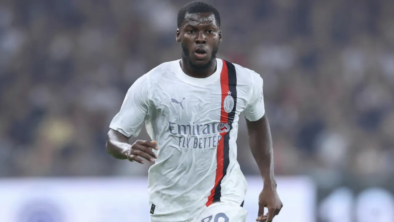 Schira: Milan Tolak Tiga Klub, Yunus Musah Dipastikan Bertahan di San Siro