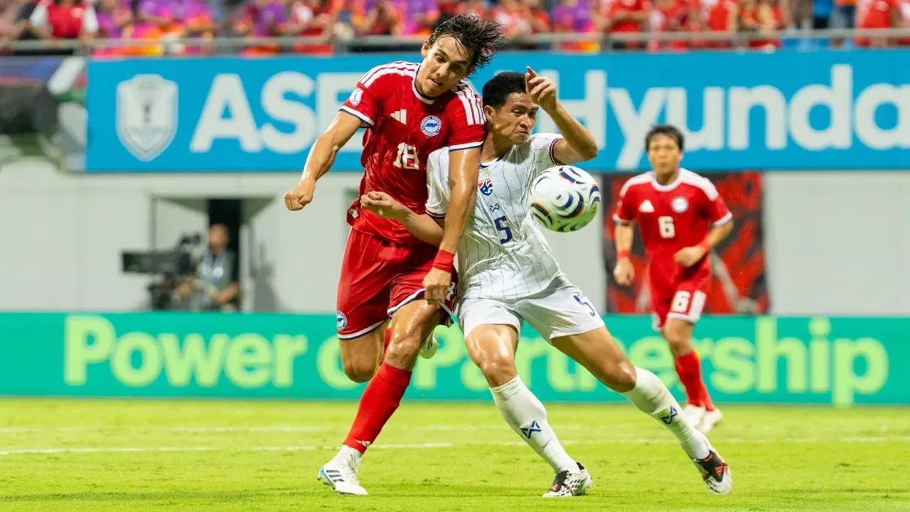 Timnas Thailand sukses taklukkan Singapura 3-1 di kandang lawan. Jadi pelajaran penting untuk Timnas Indonesia kedepannya.