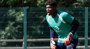 Aston Villa Capai Kesepakatan dengan Parma untuk Transfer Zion Suzuki