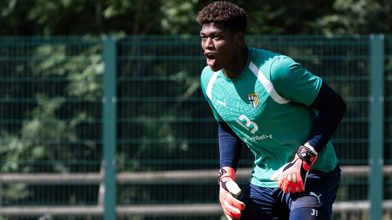 Aston Villa Capai Kesepakatan dengan Parma untuk Transfer Zion Suzuki