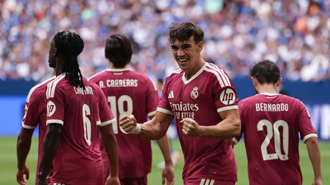 Carlos Espí Mencuri Perhatian Selama Pramusim di Real Madrid