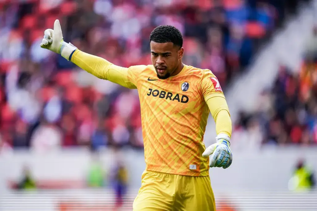 Eintracht Frankfurt Cari Kiper Baru Usai Kekalahan dari Brentford - sumber: (getfootballnewsgermany)