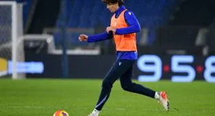 Floriani Mussolini Pertimbangkan Tawaran Cagliari di Tengah Ketidakpastian di Lazio