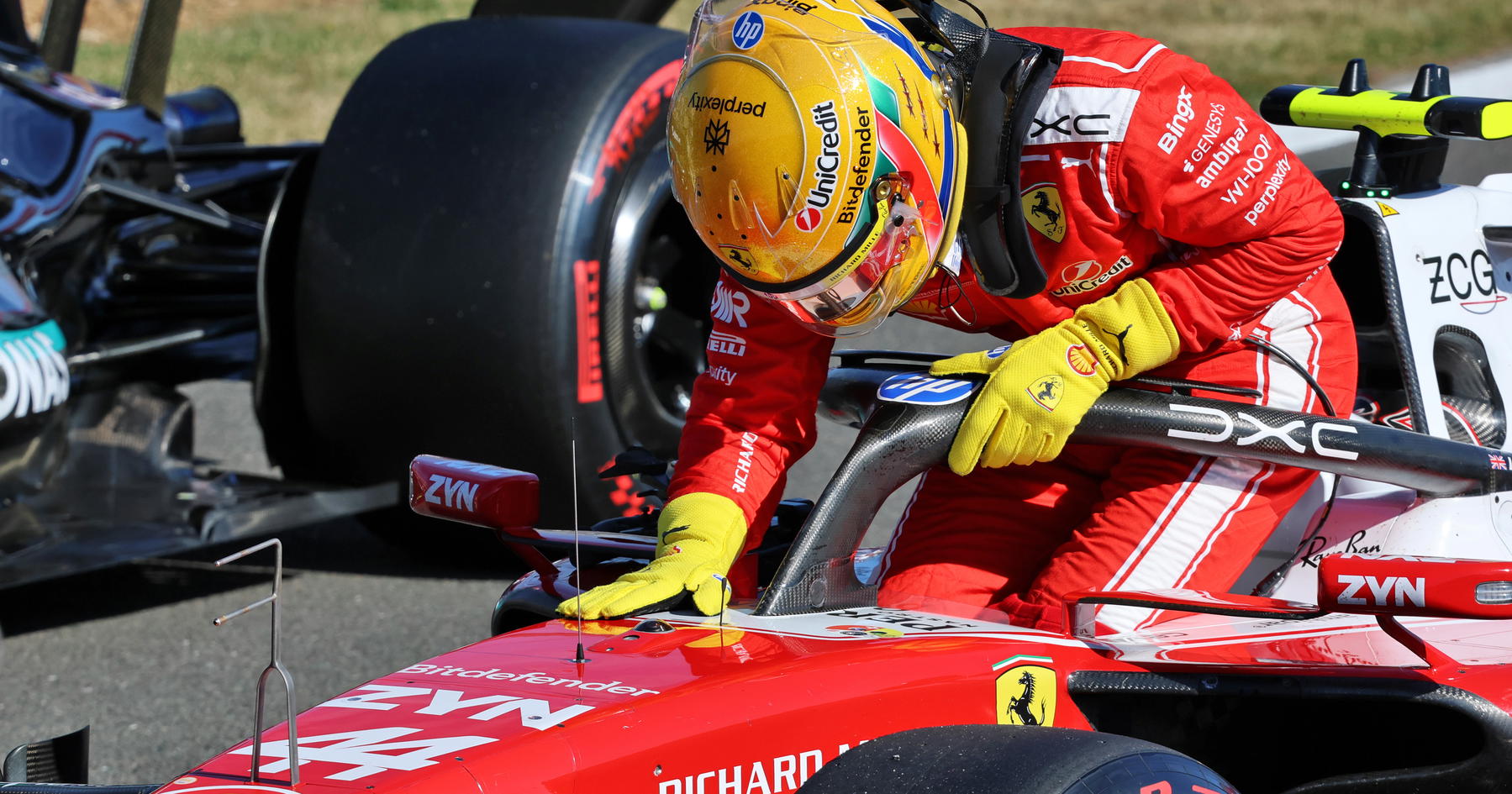 Hamilton Ingin Perkuat Tim Ferrari dalam Serangan F1