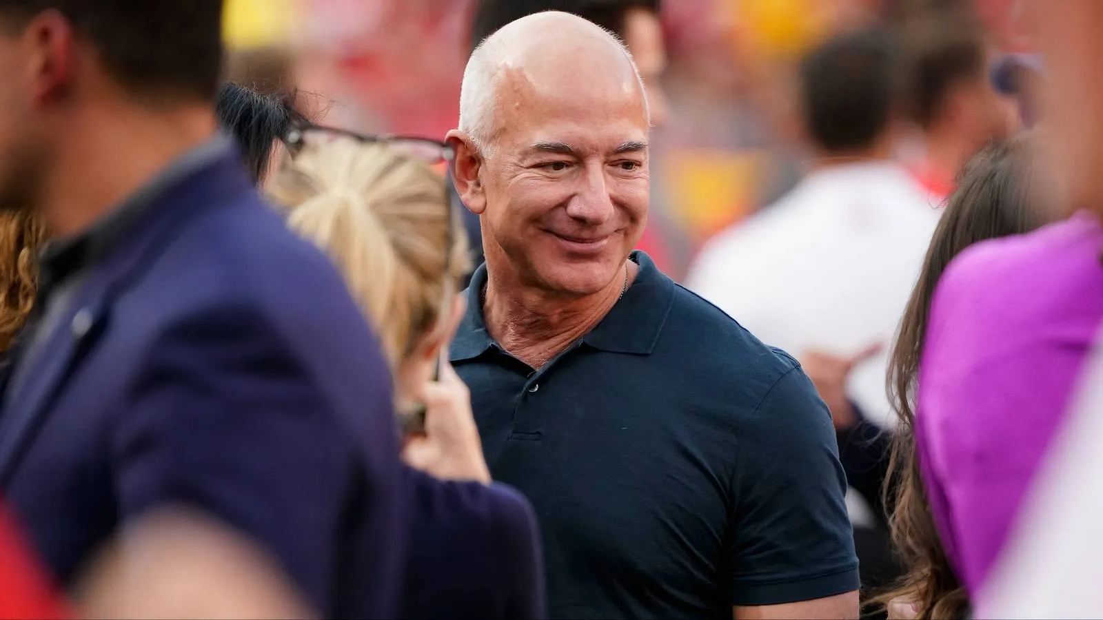 Jeff Bezos Siap Investasi di Liverpool: Ini Perannya - sumber: (givemesport)