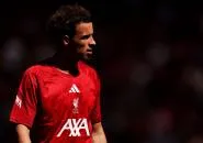 Jones Absen, Ini Susunan Pemain Liverpool Hadapi Como