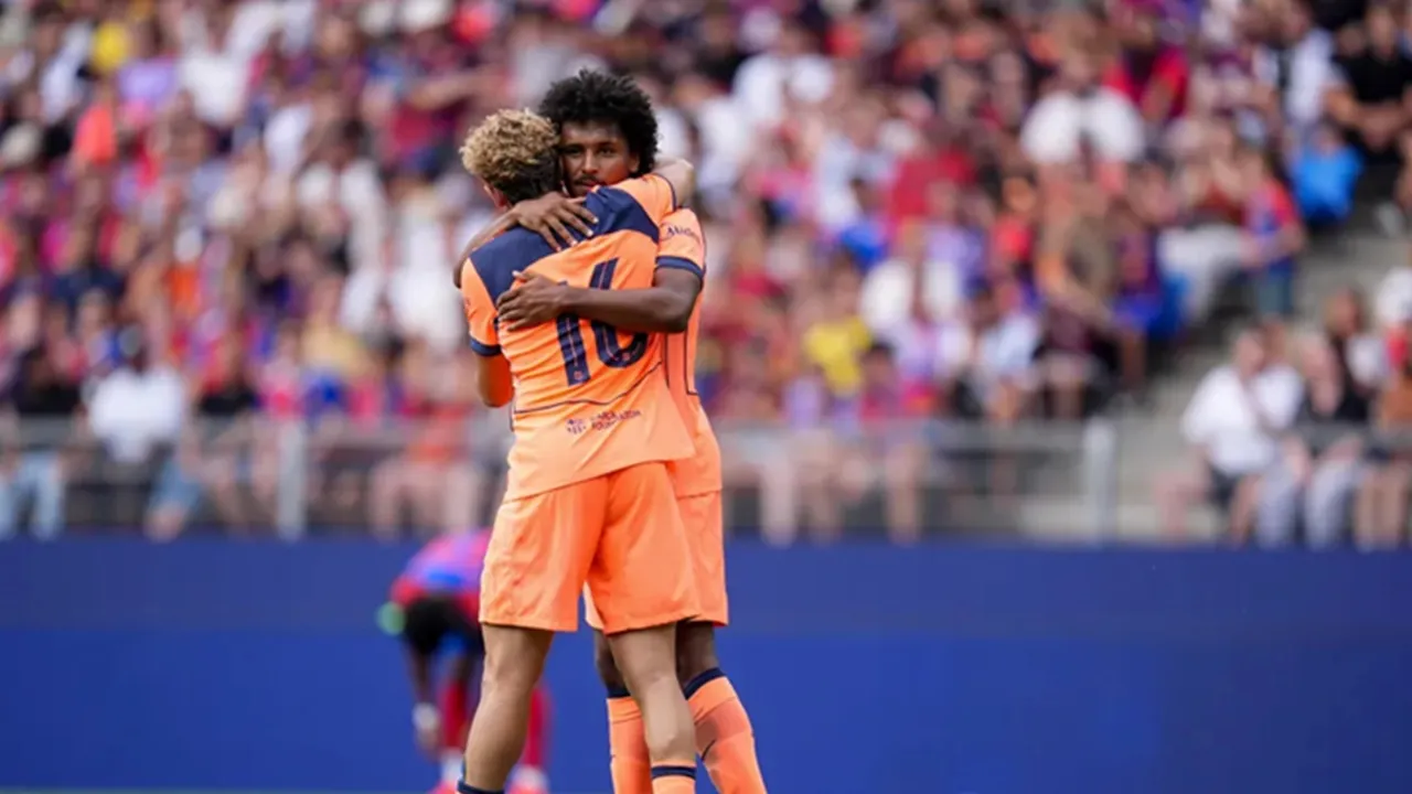 Karim Adeyemi Merasa Senang Bermain untuk Barcelona