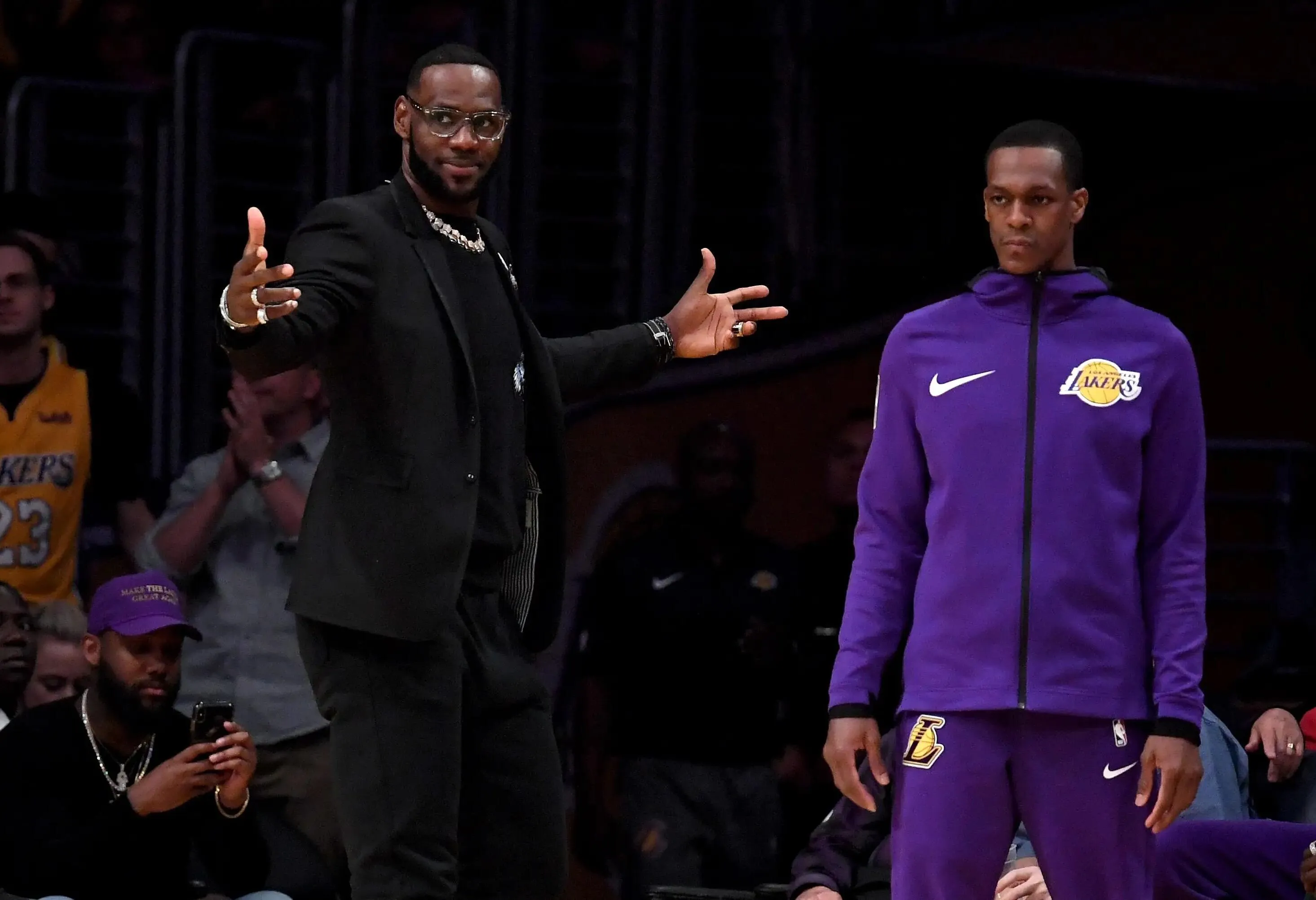 Rajon Rondo Restui LeBron James Gabung 76ers - sumber: (mainbasket)