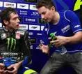 Rivalitas Valentino Rossi dan Jorge Lorenzo Buat Yamaha Terpecah Jadi Dua