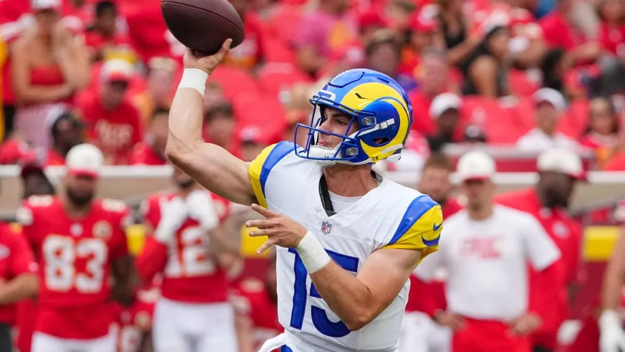 Ty Simpson menyelesaikan 21 dari 25 operan untuk 190 yard, dua touchdown, tanpa intersepsi. (Foto: AP)