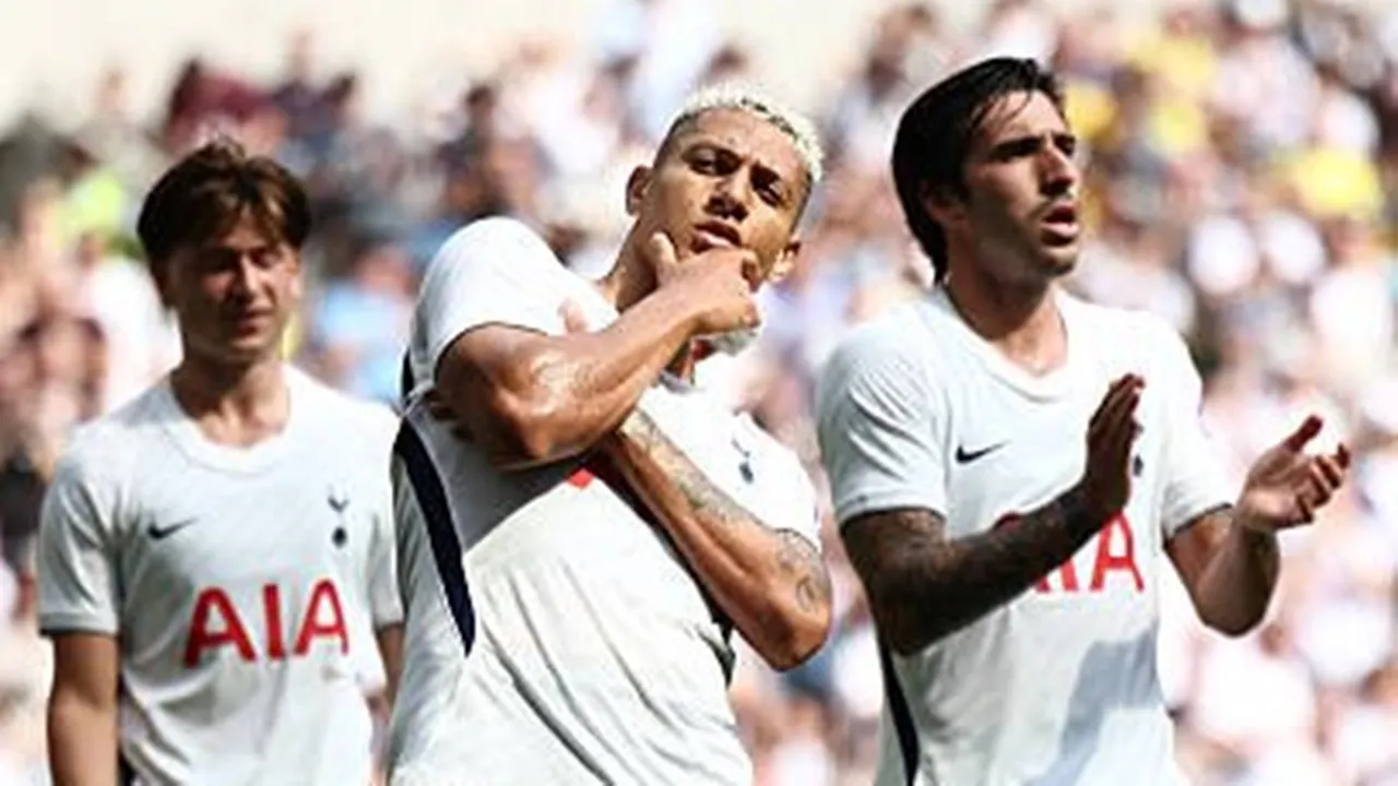 Striker Tottenham