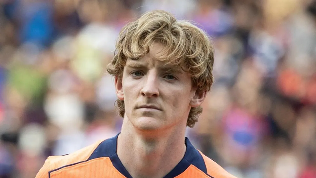 Anthony Gordon Girang usai Debut Bersama Barcelona